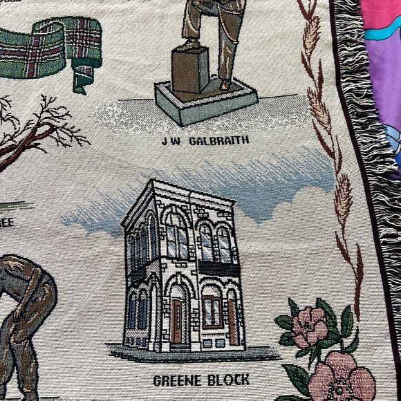 Vintage tapestry throw blanket - Picture 9 of 10